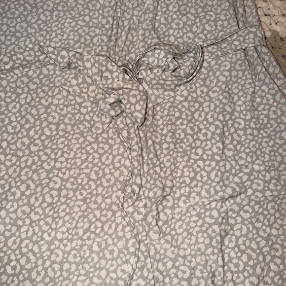 Rene Rofe Gray Leopard Print Robe - Picture 2 of 4